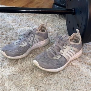 ADIDAS Cloudfoam size 6 US